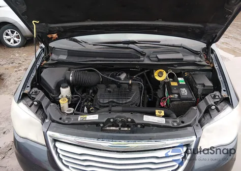 2014 Chrysler Town & Country Touring z USA, uszkodzony, nr VIN 2C4RC1BG5ER403872